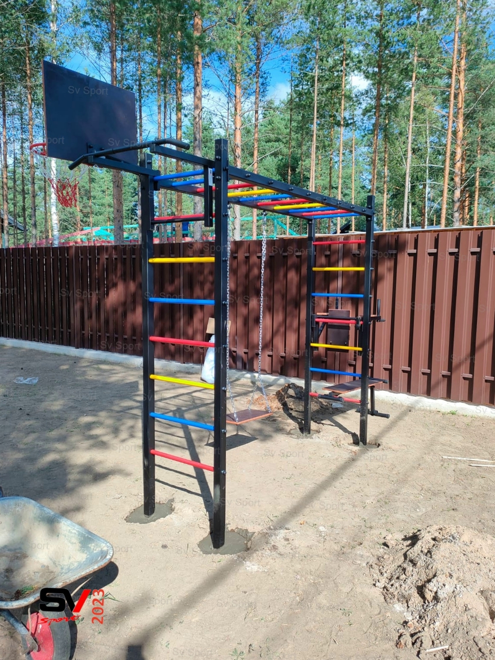 Монтаж уличной шведской стенки Sv Sport Рукоход (4 вертикальных столба)