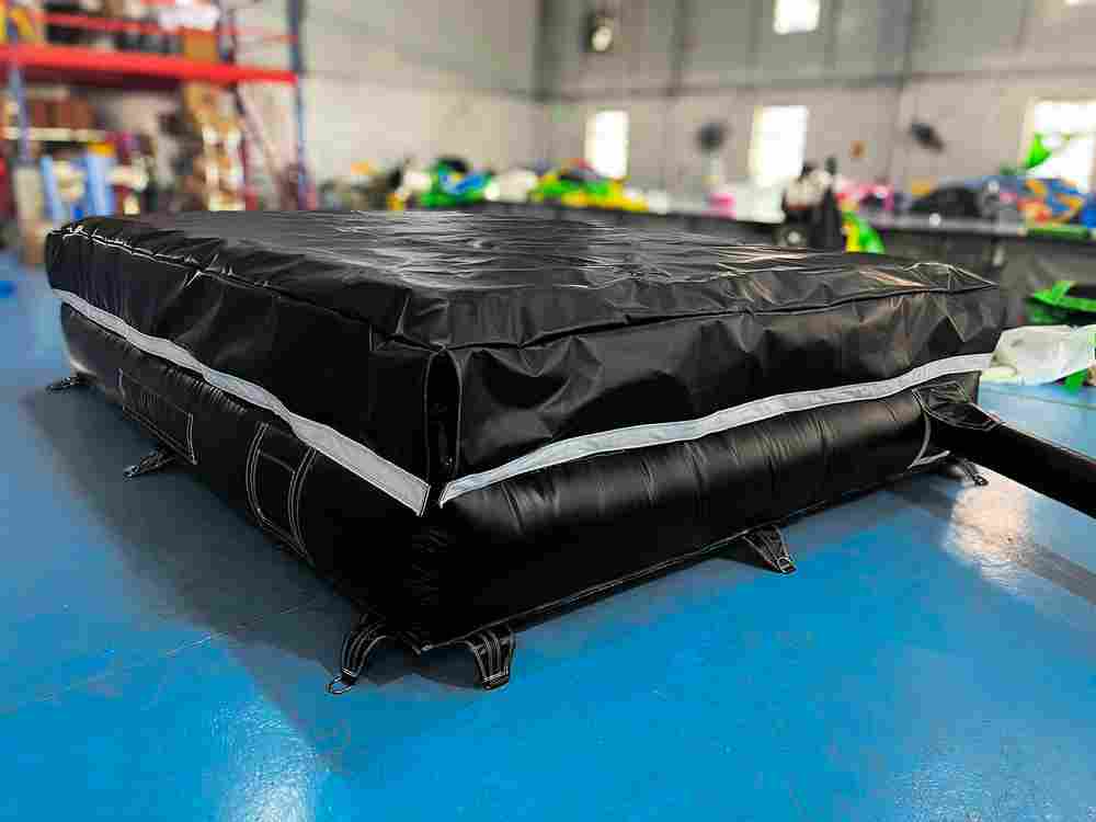 Надувная подушка  для приземления 4,1*3,3*0,9 м