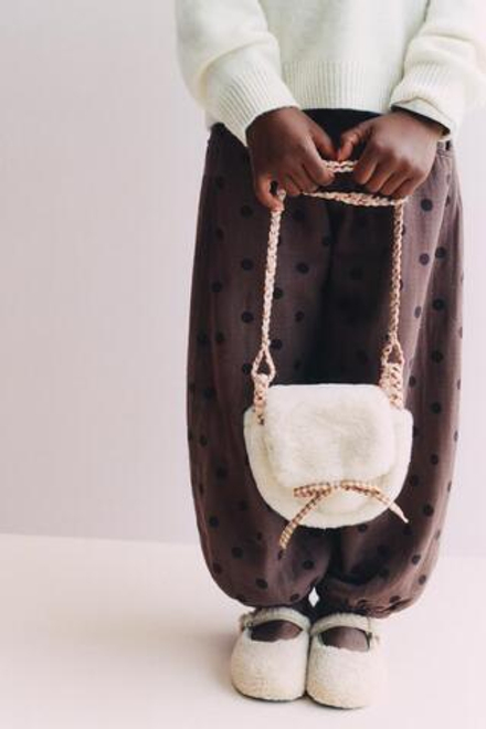 ZARA СУМКА ИЗ ИСКУССТВЕННОГО МЕХА, ЭКРЮ