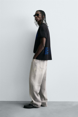 ZARA ФУТБОЛКА С ГРАФИЧЕСКИМ ПРИНТОМ, ЧЕРНЫЙ