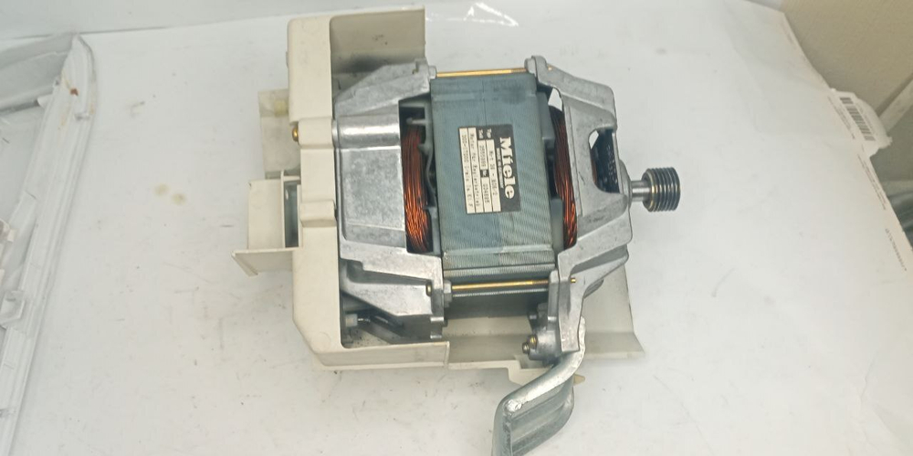 Двигатель Miele 3555999 б/у