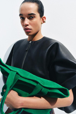 ZARA ЗАМШЕВАЯ СУМКА-ШОПЕР. ЗЕЛЕНЫЙ