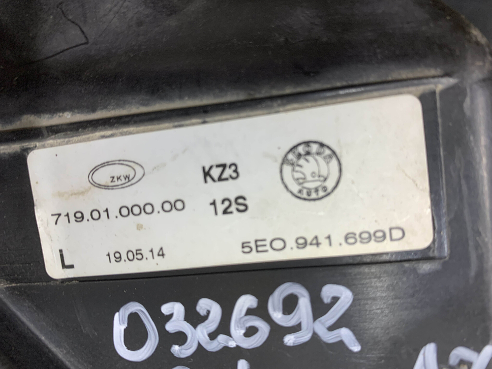 ПТФ передняя левая Skoda Octavia 3 (A7) 13-17 Б/У Оригинал 5E0941699D