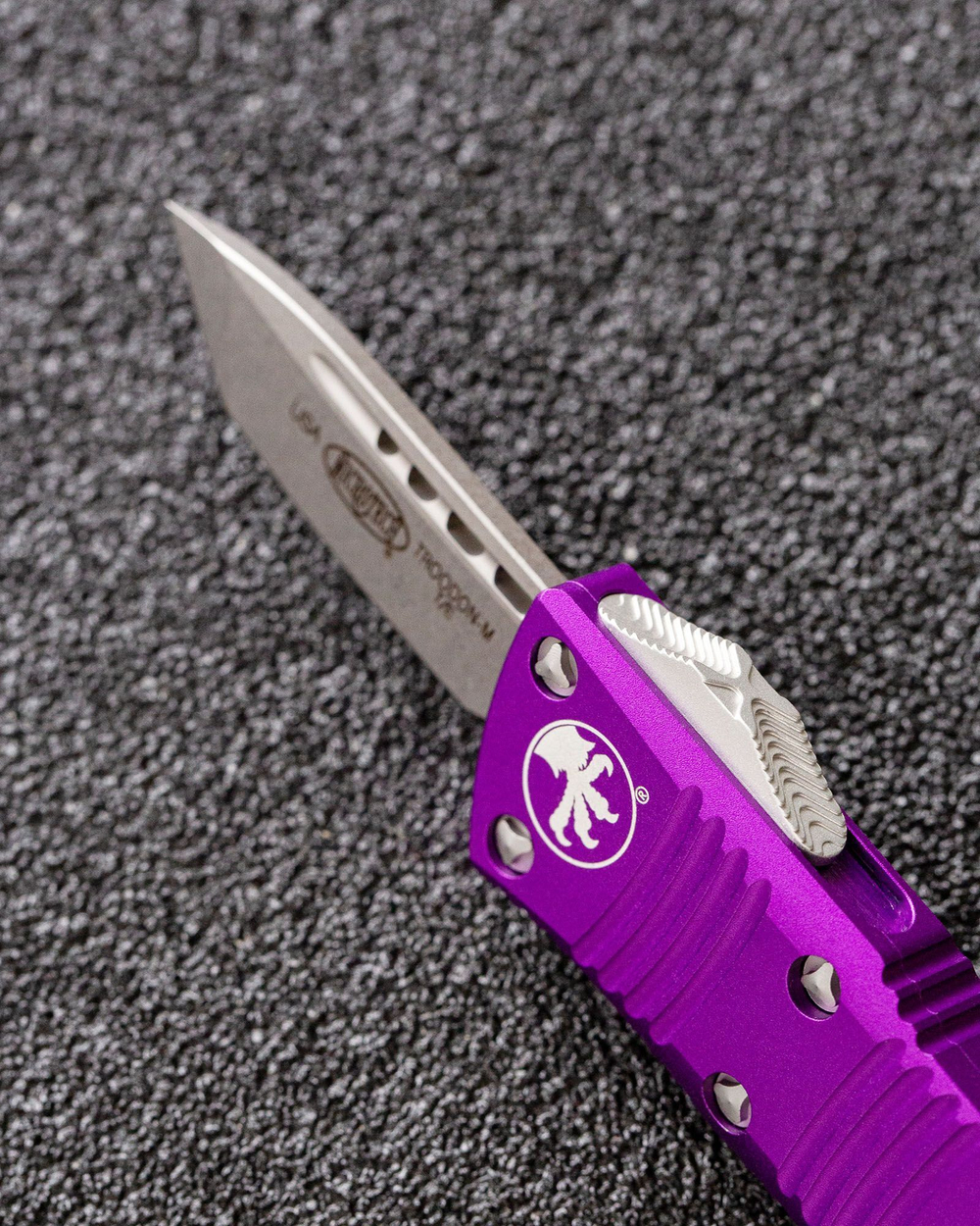 Автоматический складной нож SteelBro Microtech Mini Troodon Black Tanto 240-10PU (фиолетовый) фронталка/выкидуха