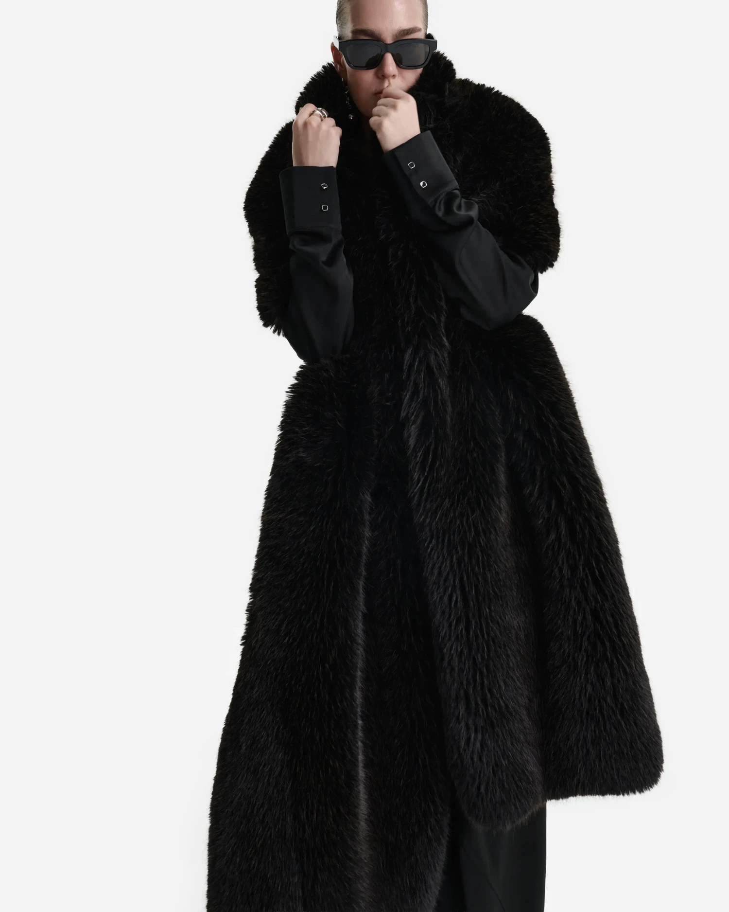 Шарф из экомеха темно-коричневый