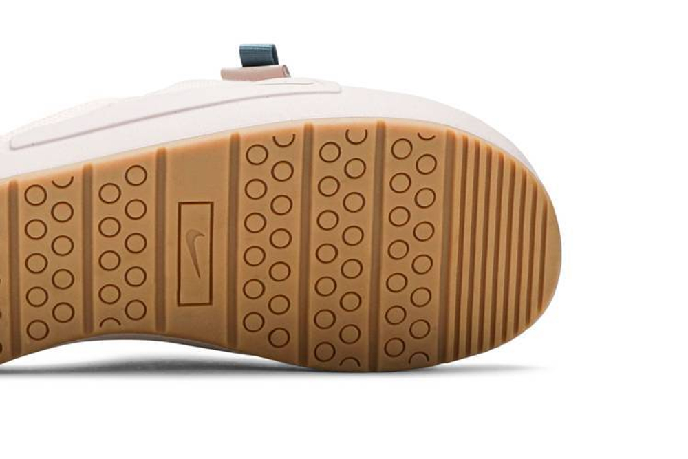 Кроссовки Nike Offline