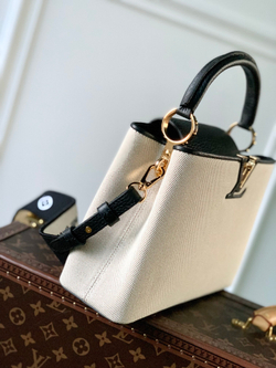 Louis Vuitton Capucines BB