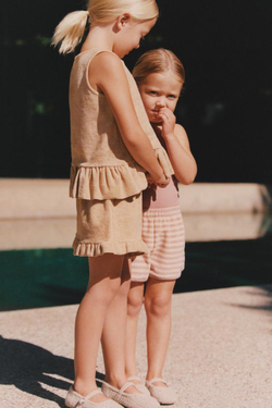 ZARA ТОП ИЗ МАХРОВОЙ ТКАНИ С ВОЛАНОМ— TIMELESZ, ПЕСОЧНЫЙ