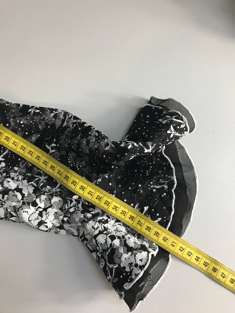 Блузка для яркого образа, визуально на 50 размер