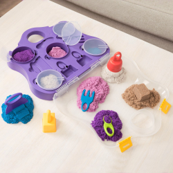 Kinetic Sand - Walizka z 5 rodzajami piasku kinetycznego 907 g 20146591 => Kinetic Sand - Чемодан с 5 видами кинетического песка 907 г 20146591