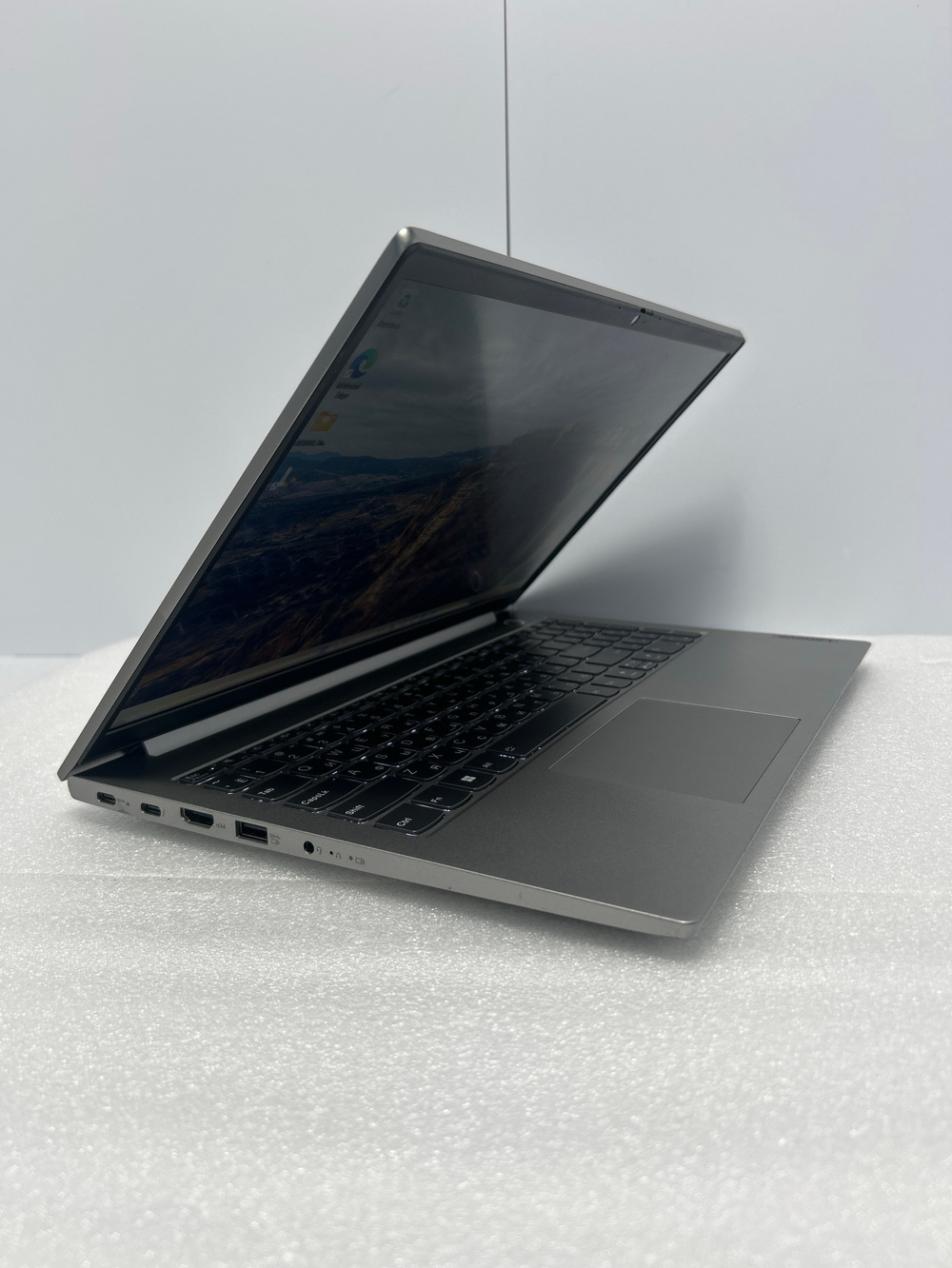 Ноутбук Lenovo ThinkBook 15 G2 ITL (20VE00UCRU) 15.6"/Intel Core i5 1135G7/RAM 8GB/SSD 256GB/Intel Iris Xe Graphics/1920x1080 IPS/WINDOWS 11/Подсветка кл-ры: LED. Состояние: Уценка/ царапины на матрице