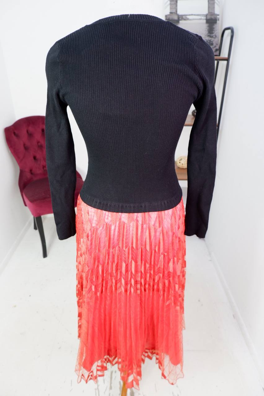 Платье Eleni Viare стильное, визуально на 44 размер, новое