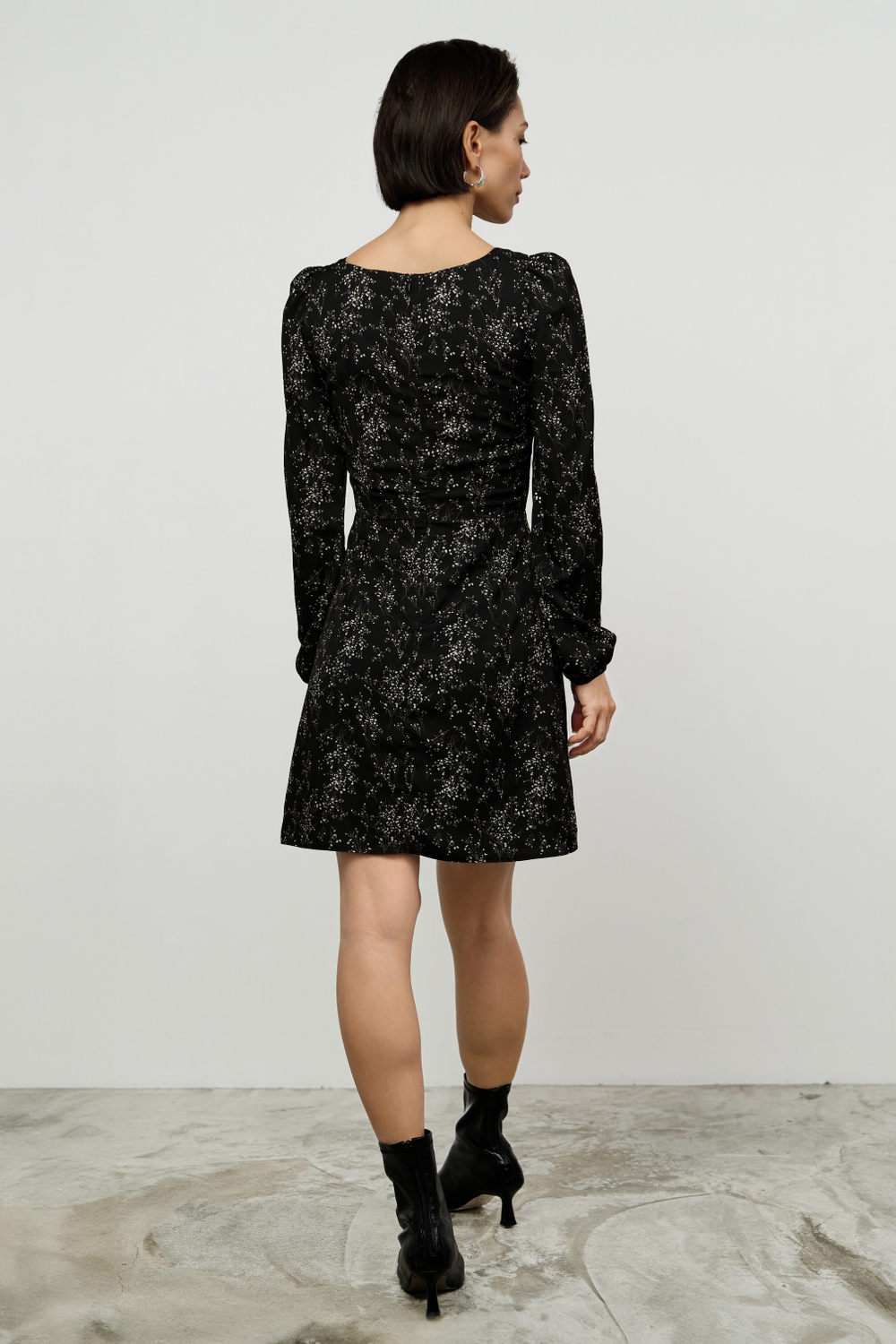 Платье-каре мини