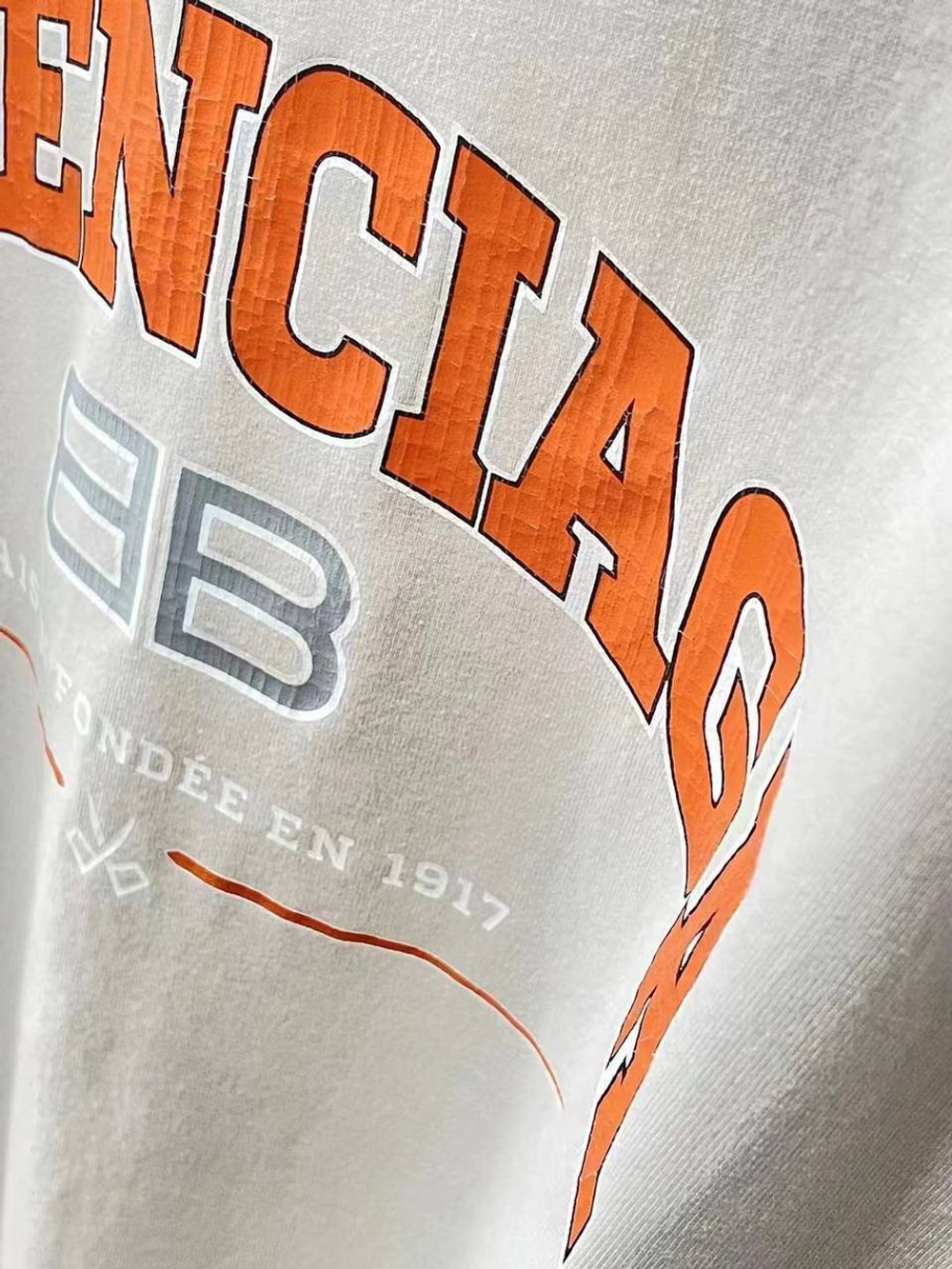 Футболка Balenciaga