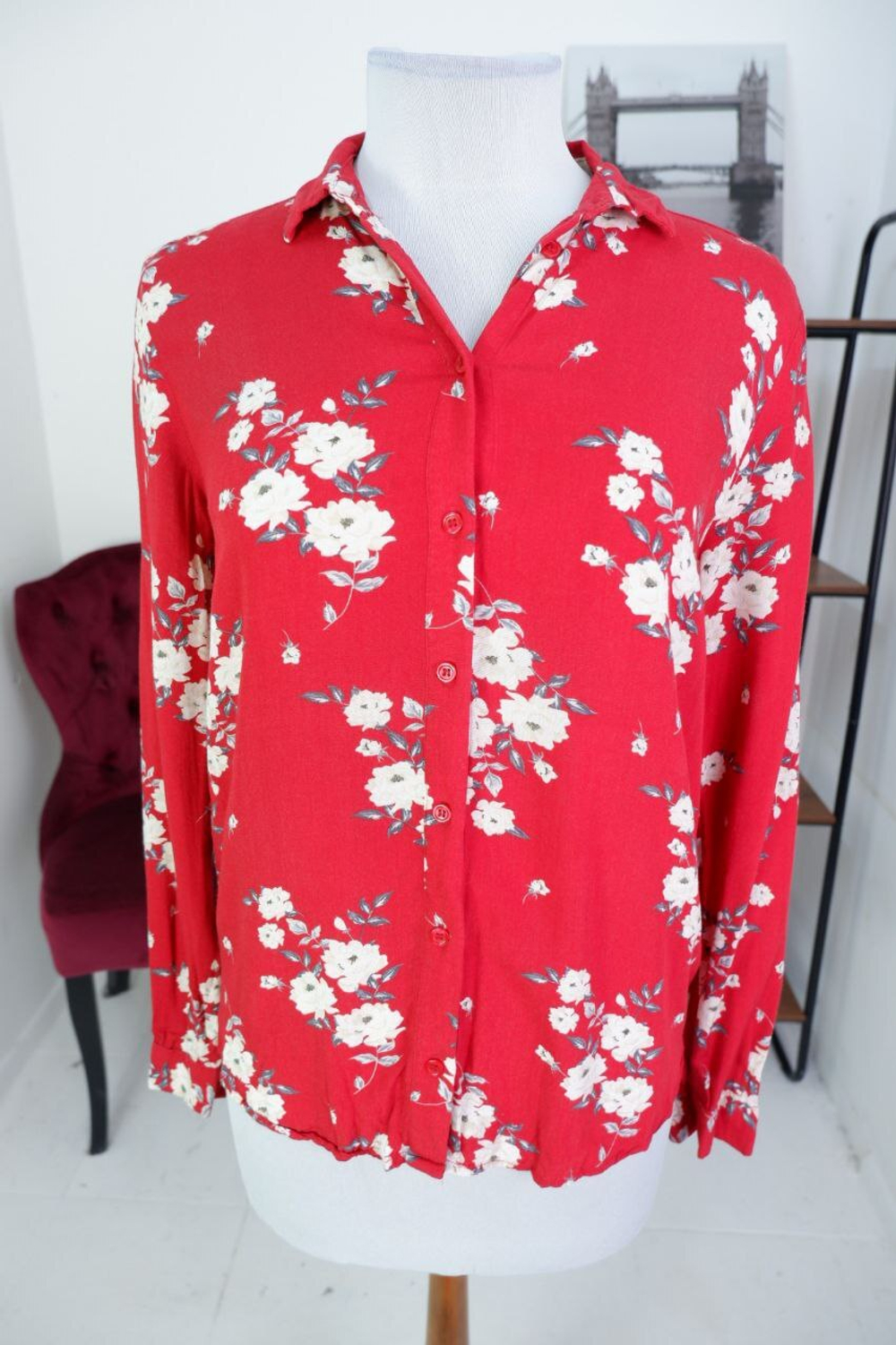 Блузка H&M из вискозы яркая 40 размер