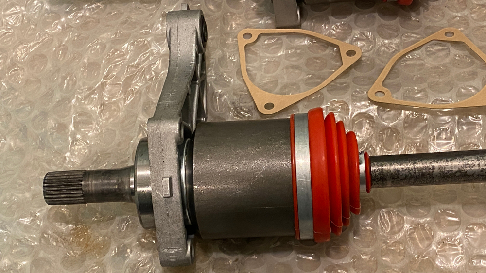 Привод левый усиленный (24 шлица) Лада 4х4/ Нива Шевроле/Тревел (1,7 л)