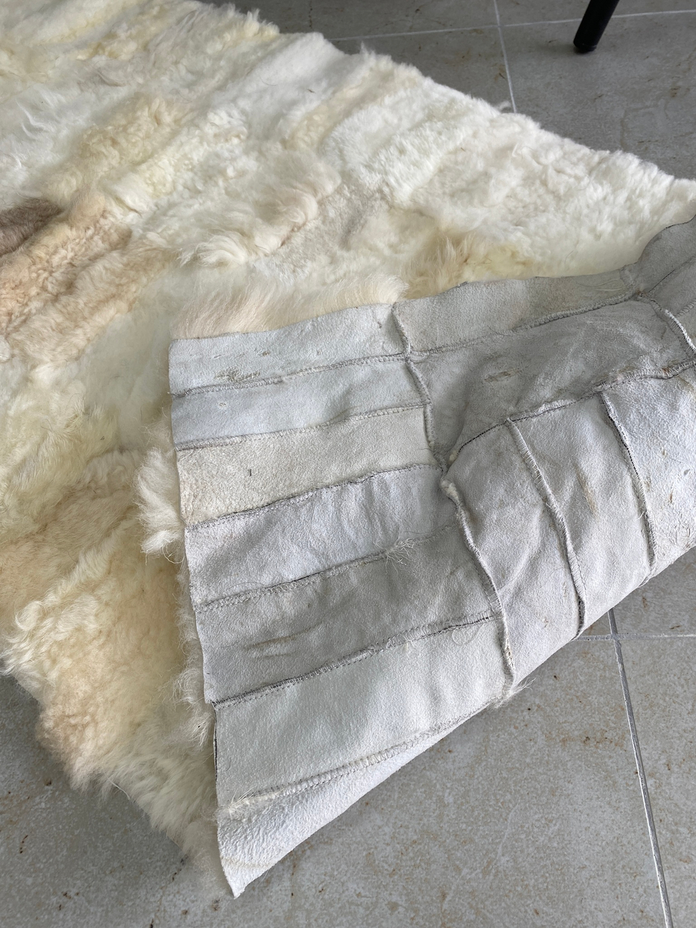 Коврик прикроватный накидка на кресло из кусочков овчины, 160 х 50 см.