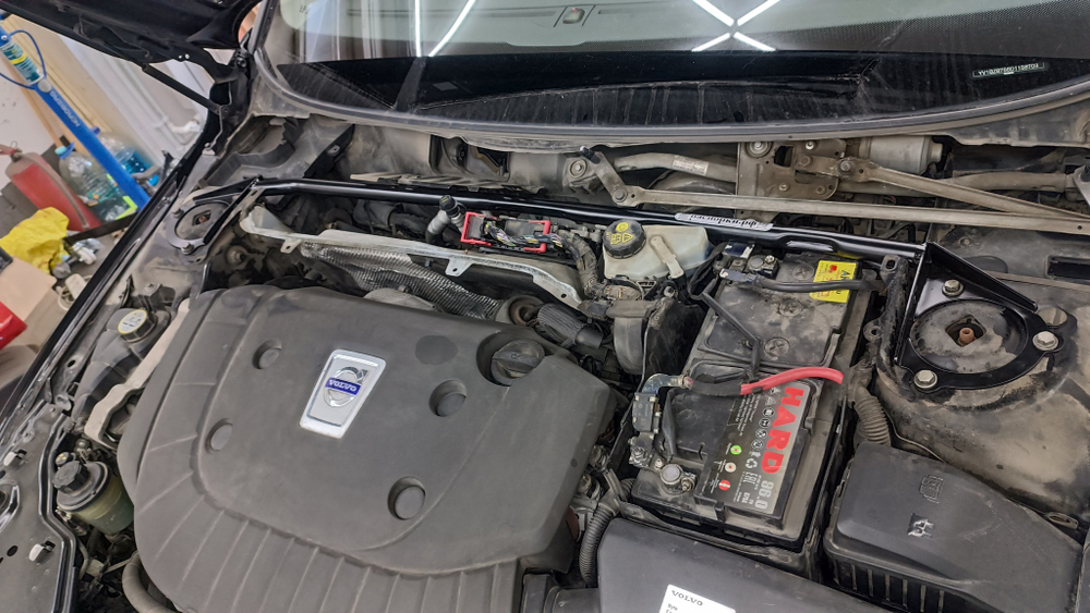 Распорка передних стоек (стаканов) Volvo S80 (2) 4.4л, 3.2л и Volvo XC70 3 дизель (ПОД ЗАКАЗ)