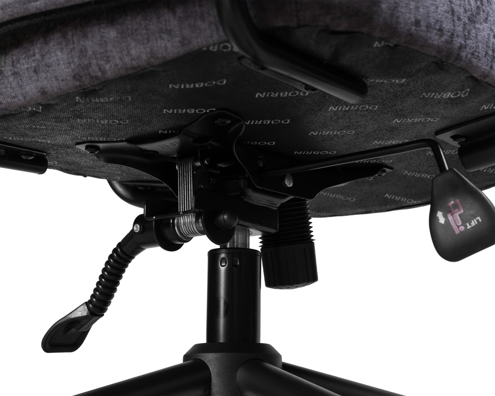 Офисное кресло для руководителей DOBRIN LOKI (антрацит (VRH230-01))