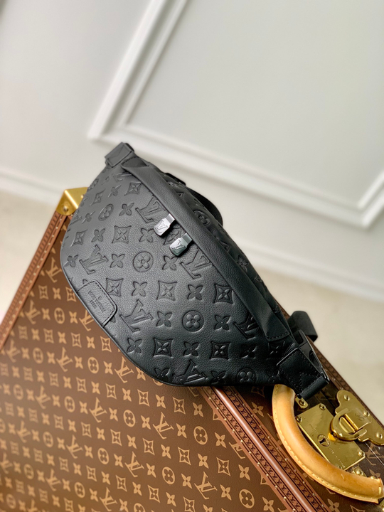 Louis Vuitton Discovery Bumbag PM