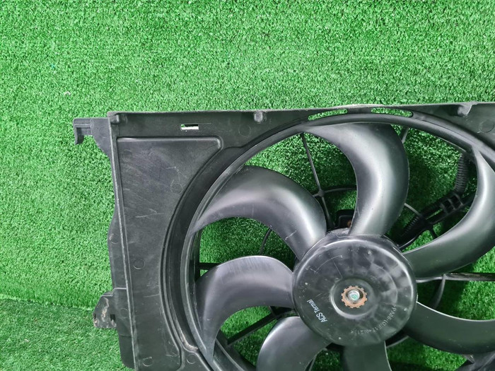 Диффузор с вентилятором Hyundai Solaris 1 (2010-2017)