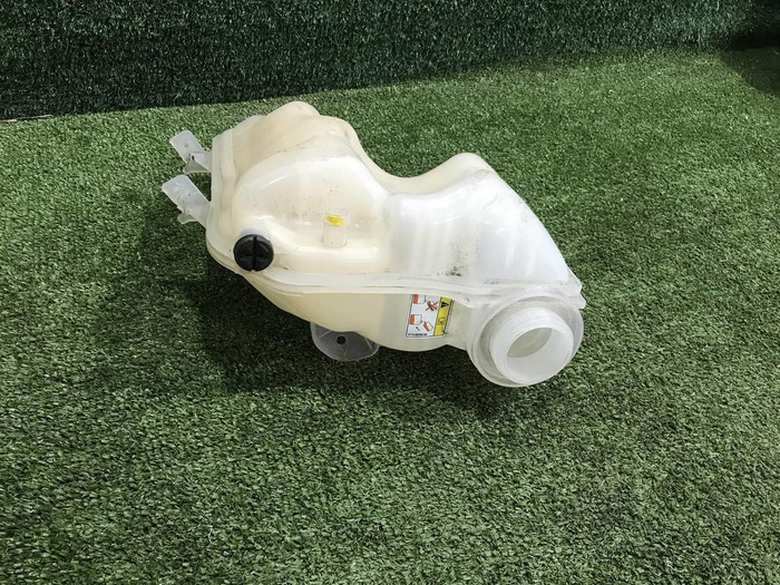Бачок расширительный RR Vogue 4 L405 (2012-2022)
