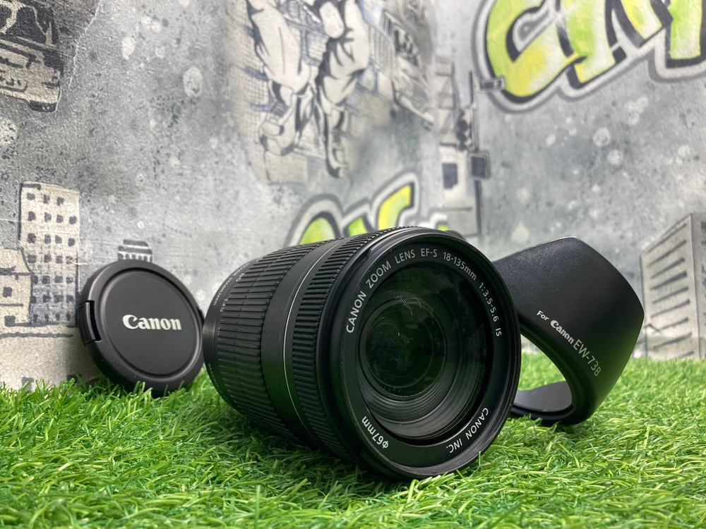 Canon EF-S 18-135mm 3.5-5.6 IS