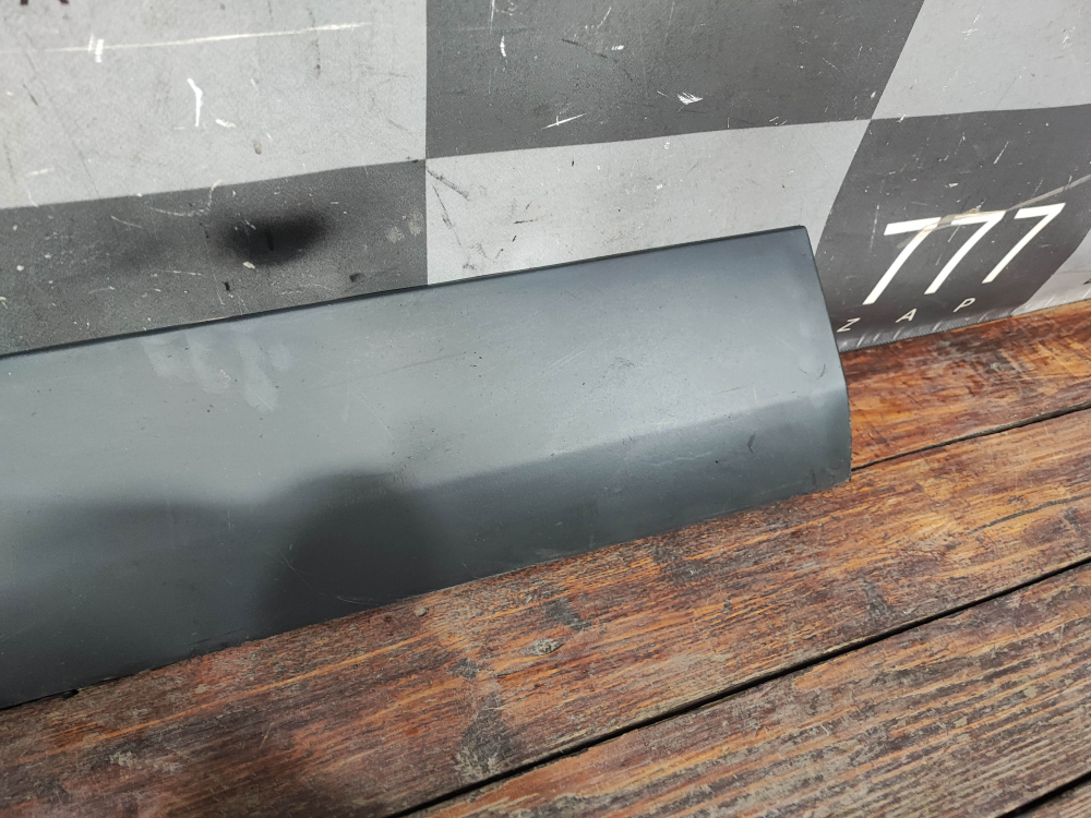 Накладка двери передней левой Land Rover Discovery Sport (L550) 14-19 Б/У Оригинал LR116797