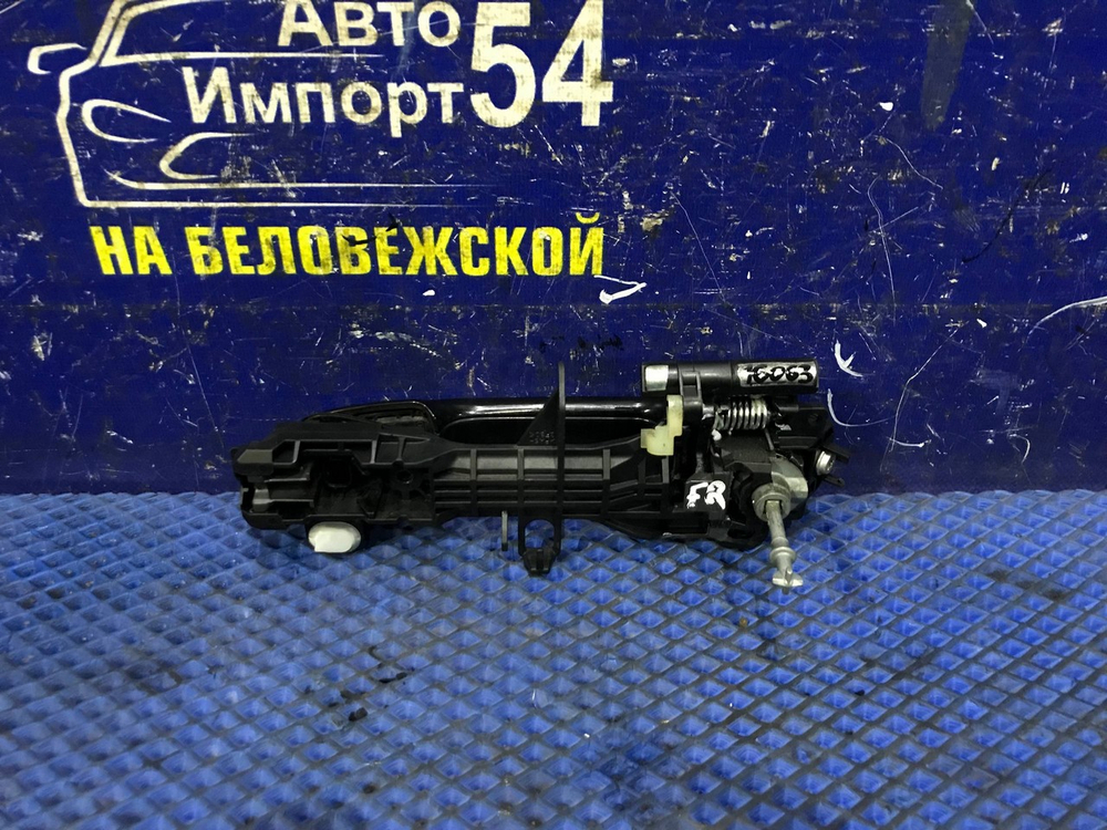 Ручка двери передней правой внешняя TOYOTA NOAH 2014-2021