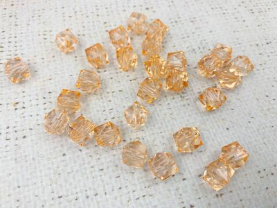 Бусины пришивные граненые акриловые, d 9-10 мм, персиковый