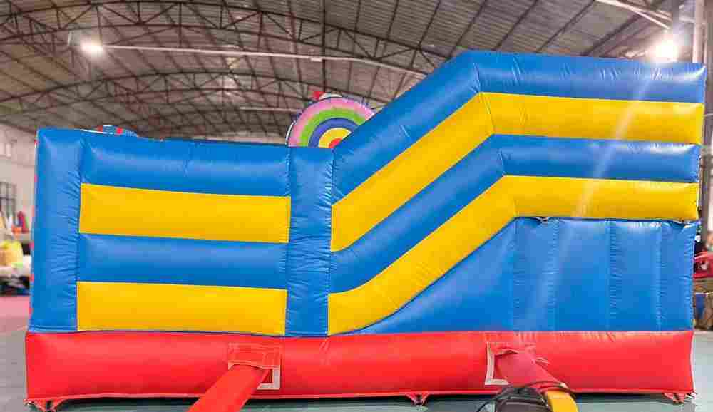 Коммерческий надувной батут «Мороженое» 4,7*4,5*3,4 м.