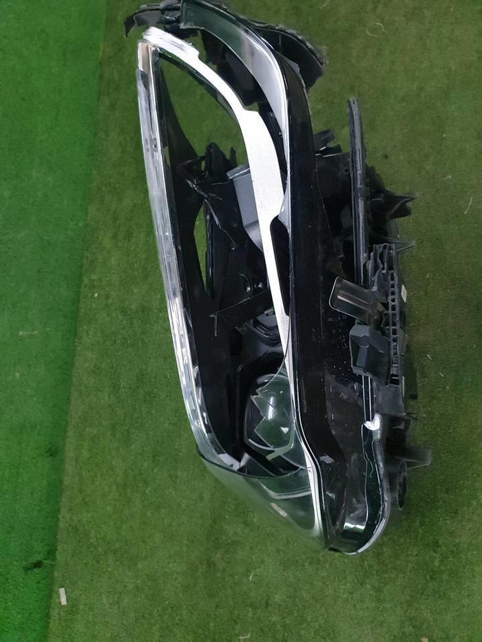 Битая Фара правая BMW X1 F48 (2019-2022) LED