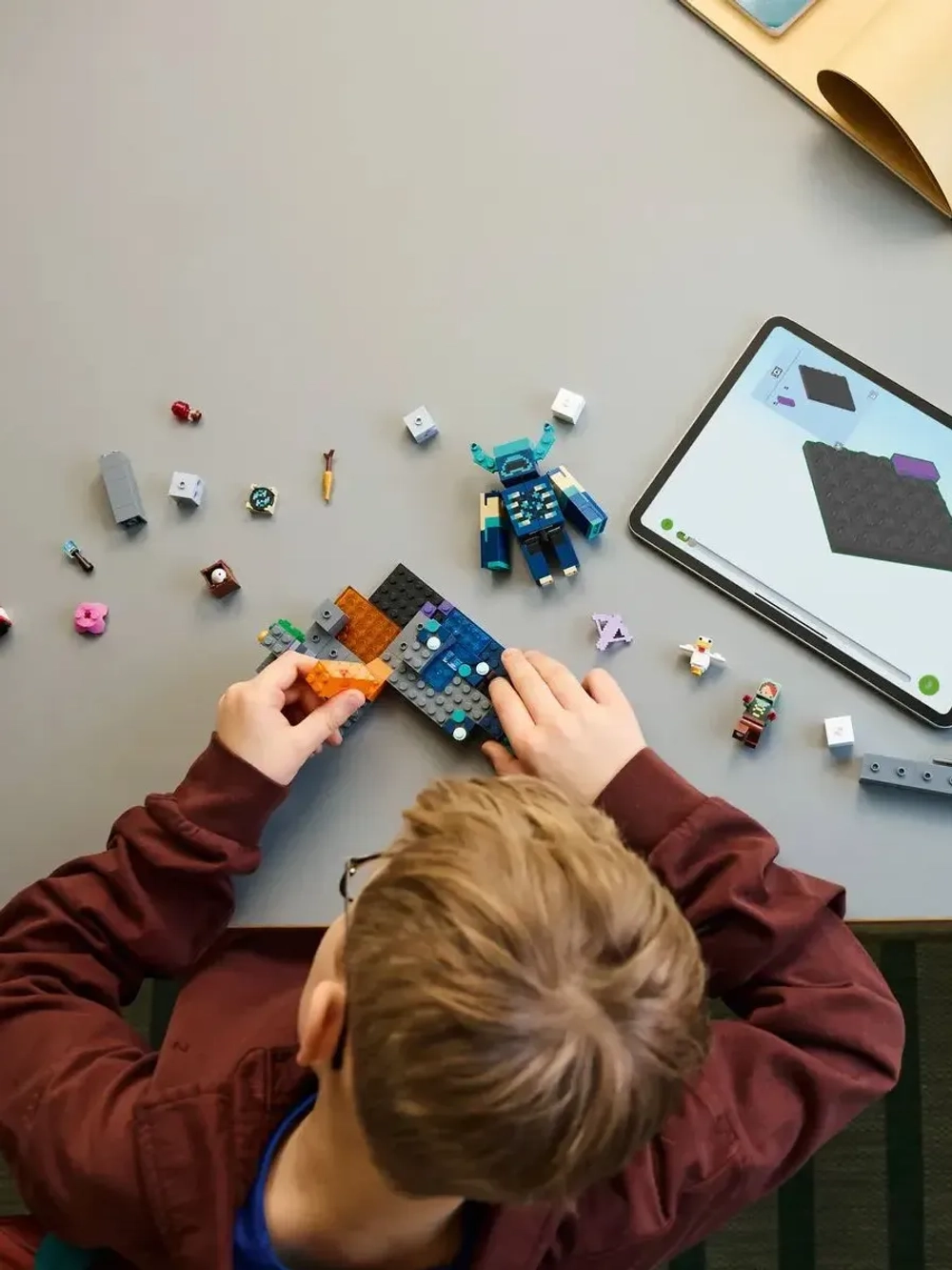 Лего Майнкрафт Столкновение с Варденом 21274