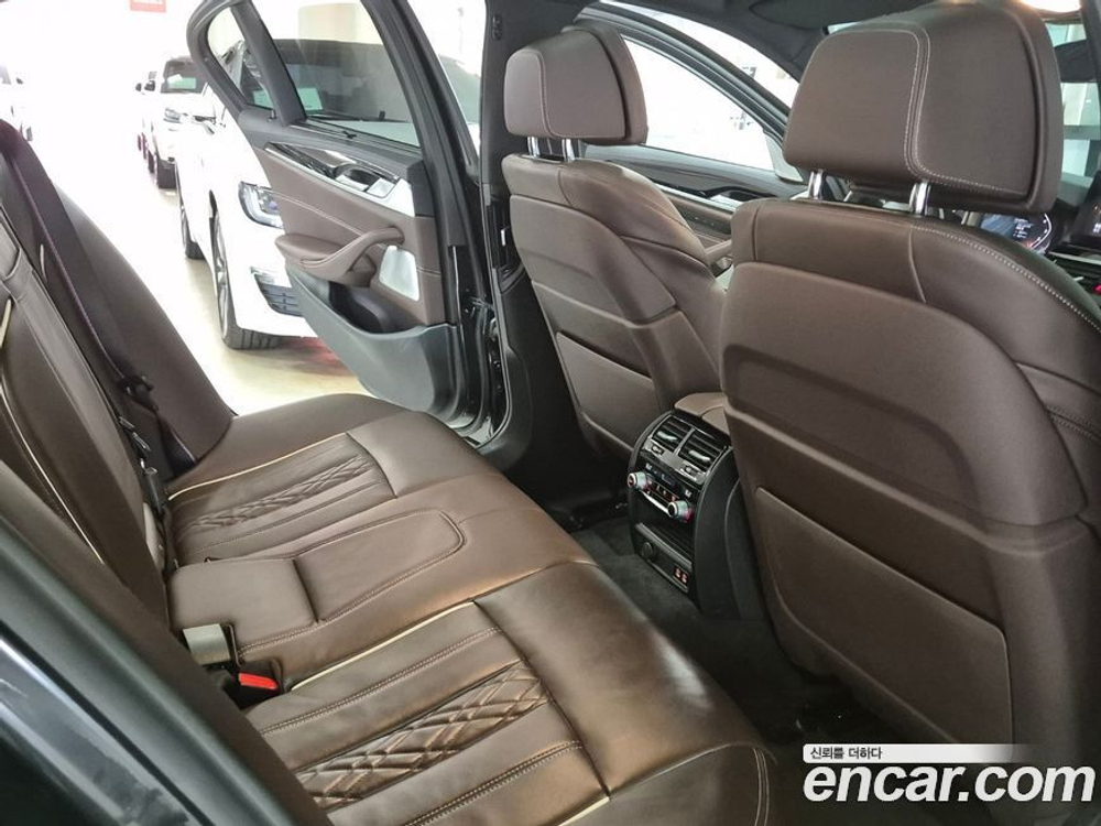 BMW 5 Series (G30) M550i xDrive (08.2021)