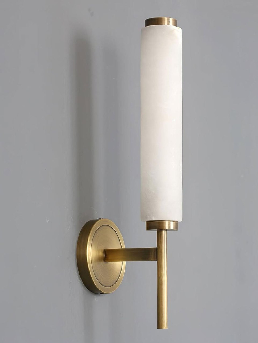 Настенный светильник в современном стиле