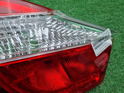 Фонарь левый внутренний Toyota Camry xv50 (11-14)