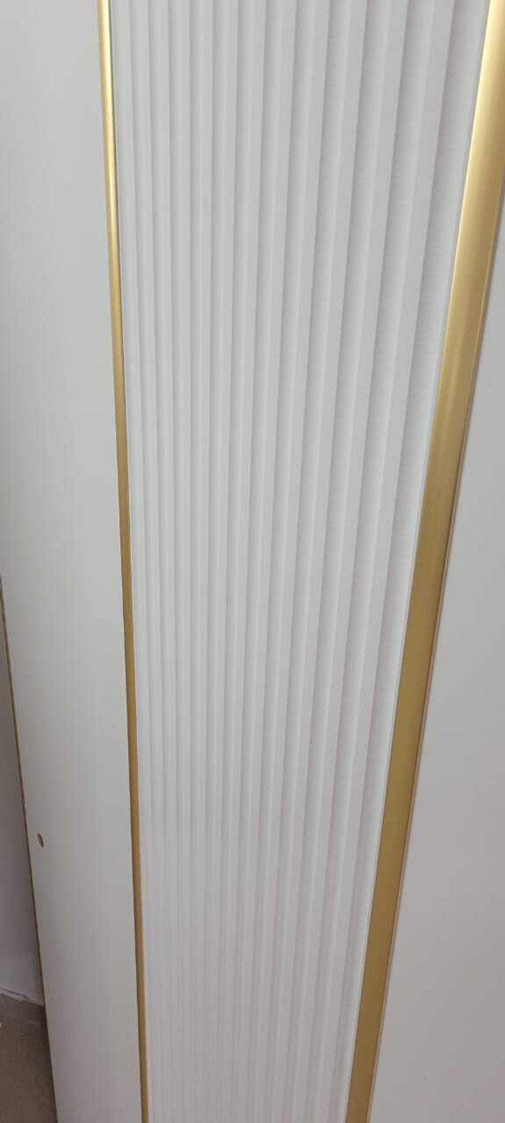 Дверь межкомнатная   520/21/22 белый бархат