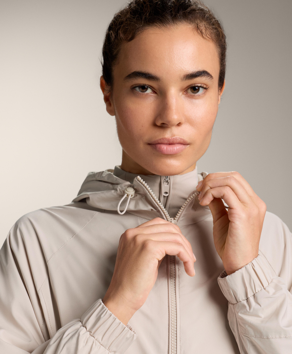 Oysho Водонепроницаемая длинная ветровка, экрю