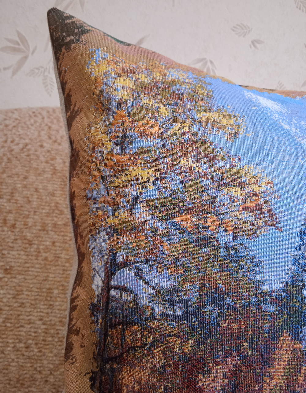 Декоративный гобеленовый чехол Осень 47х47