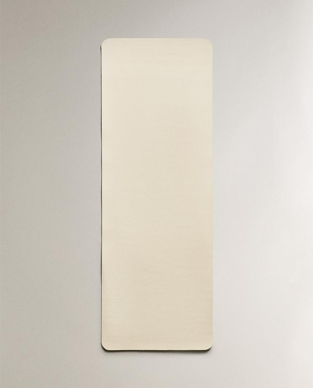 ZARA HOME КОВРИК ДЛЯ ЙОГИ С КОЖАННЫМ РЕМЕШКОМ, ЭКРЮ