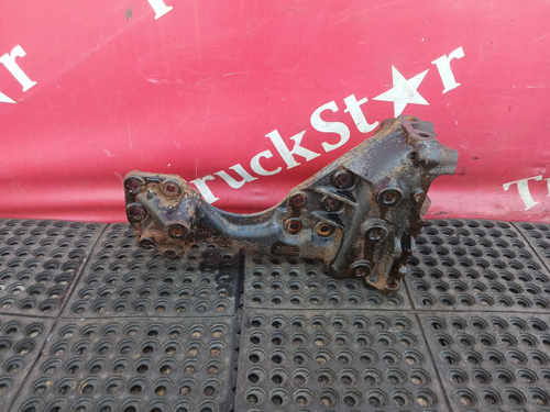 Кронштейн (дефект) переднего бампера левый