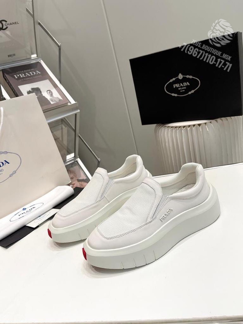 Кроссовки Prada