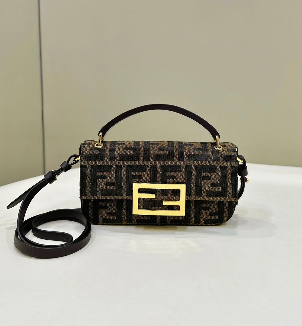 Fendi Baguette 20 cm