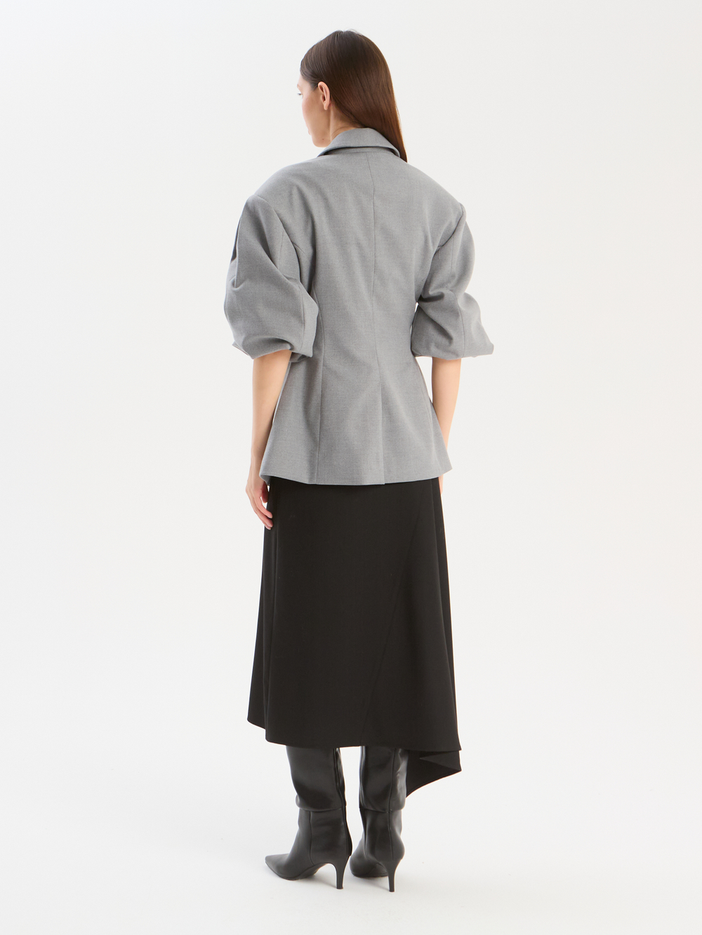 Жакет приталенный с объемными рукавами