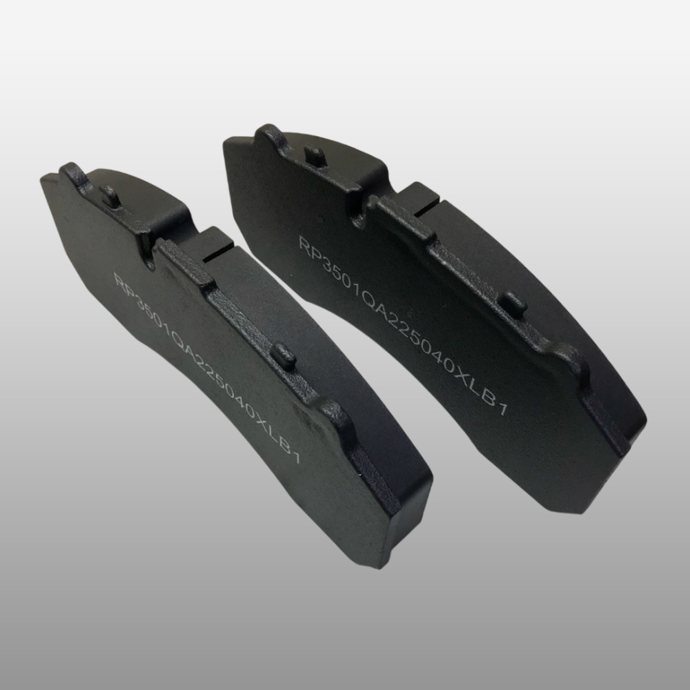 RP3501QA225040XLB1 - Комплект колодок 2 шт. задние (колодки HLP3502B1-1300 с прижимной пластиной и датчиком) на Foton Auman 4189
