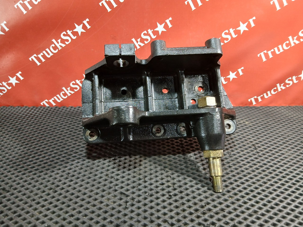 Кронштейн рессоры передней правый