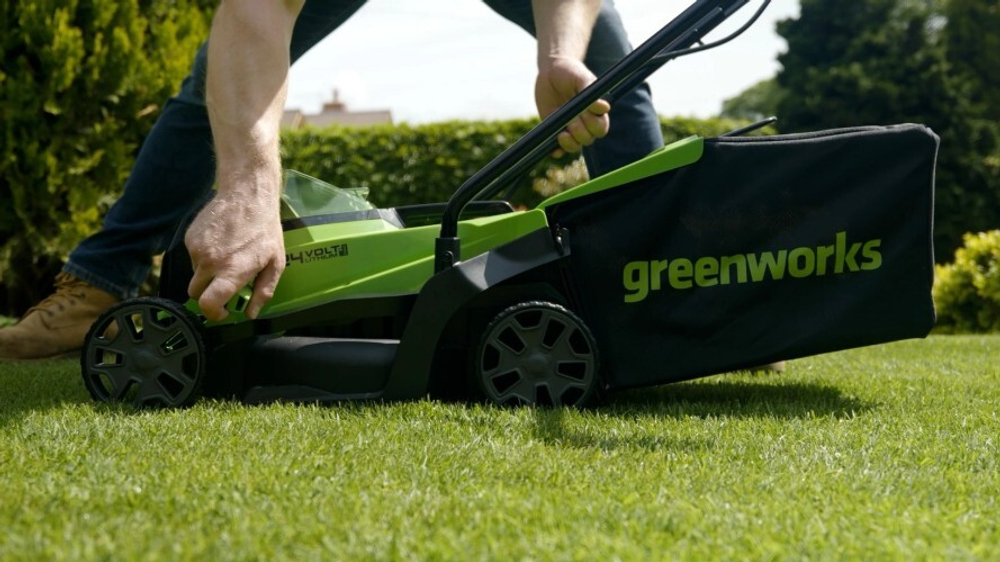 Газонокосилка аккумуляторная GREENWORKS GD24LM33K2 24V, 33 см, бесщеточная 2516107UA