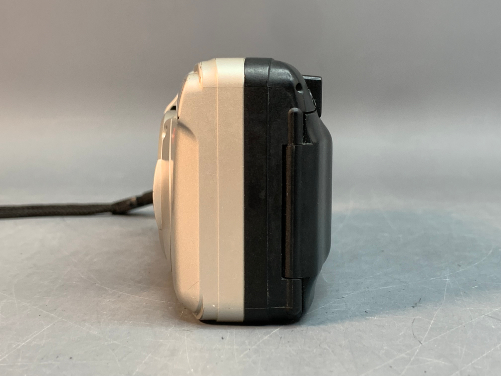 Olympus SuperZoom 70G