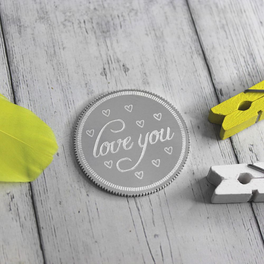 Серебряная монета на годовщину свадьбы Люблю тебя с гравировкой на заказ