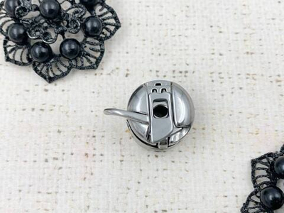 Шпульный колпачок/челнок на бытовую швейную машину, правый